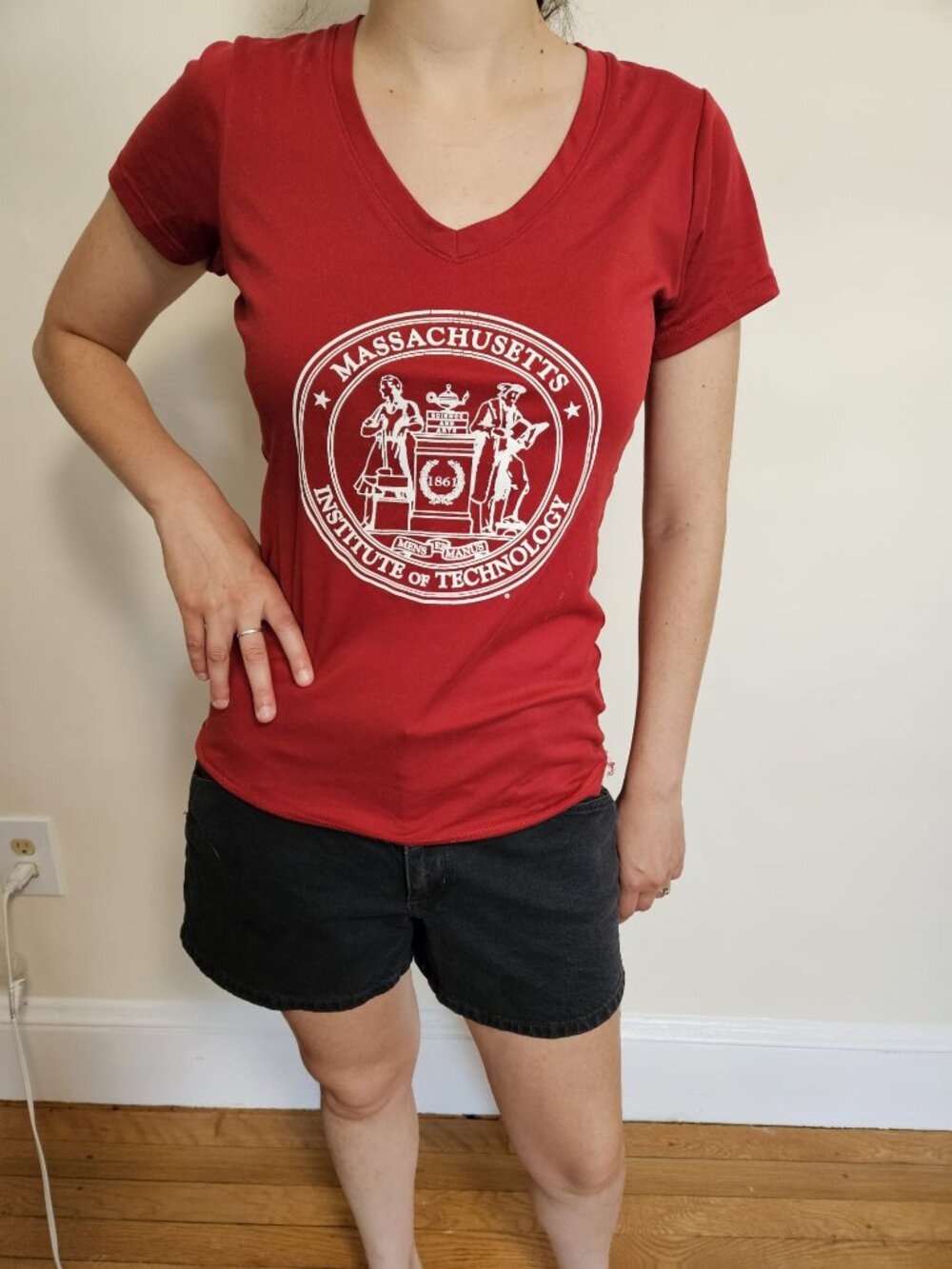 Red MIT women's shirt, small